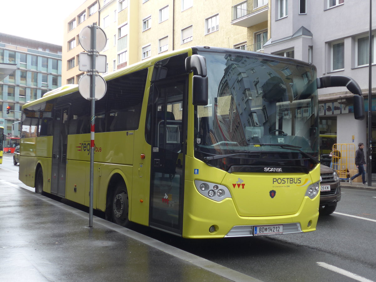 (175'734) - PostBus - BD 14'212 - Scania am 18. Oktober 2016 beim Bahnhof Innsbruck