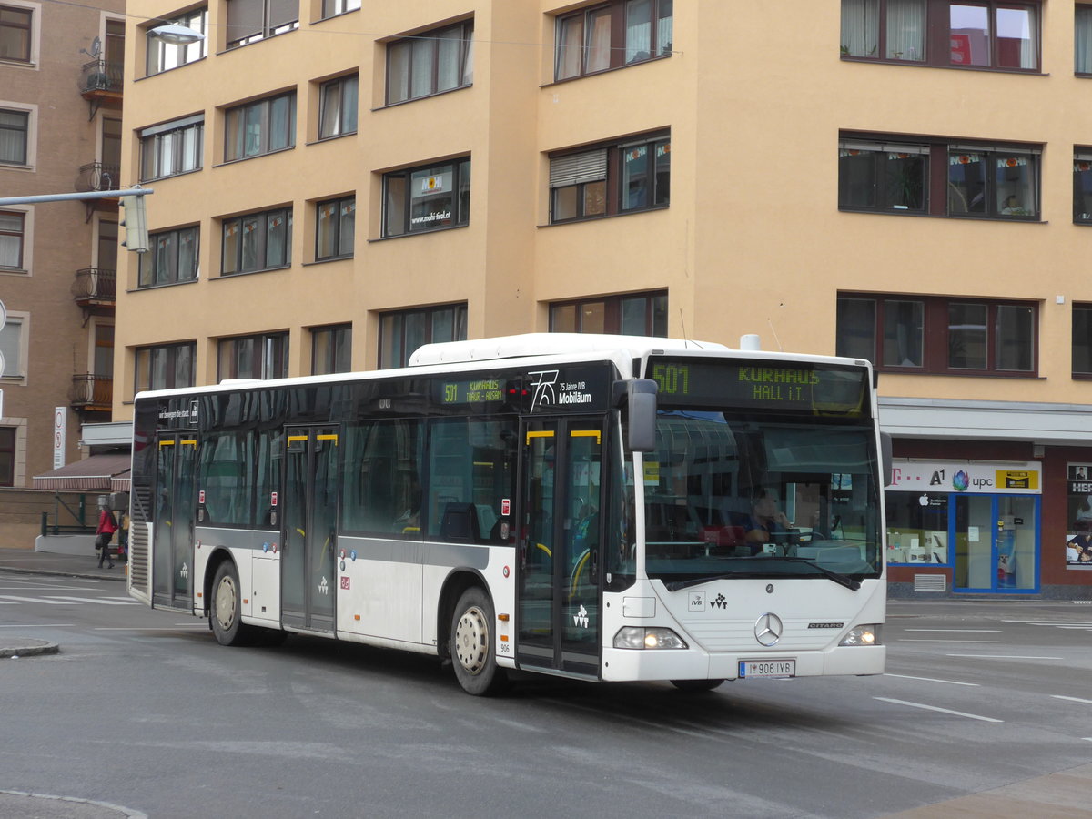 (175'805) - IVB Innsbruck - Nr. 906/I 906 IVB - Mercedes am 18. Oktober 2016 beim Bahnhof Innsbruck