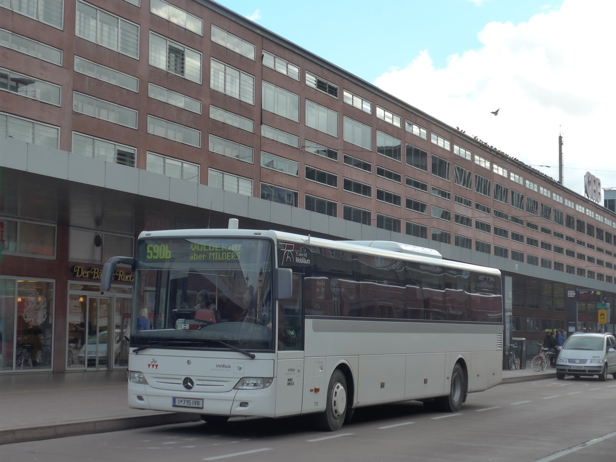 (175'877) - IVB Innsbruck - Nr. 715/I 715 IVB - Mercedes am 18. Oktober 2016 beim Bahnhof Innsbruck