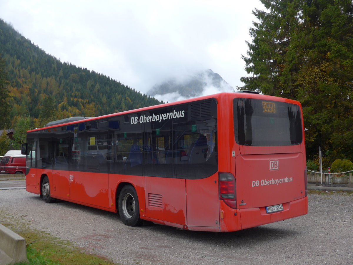 (175'908) - Aus Deutschland: RVO Mnchen - M-RV 3831 - Setra am 19. Oktober 2016 in Pertisau, Karwendellift