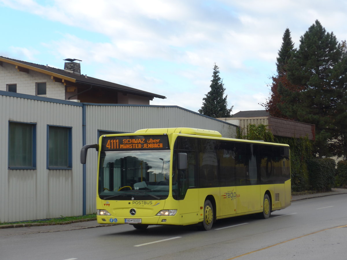 (176'001) - PostBus - BD 13'332 - Mercedes am 20. Oktober 2016 beim Bahnhof Jenbach