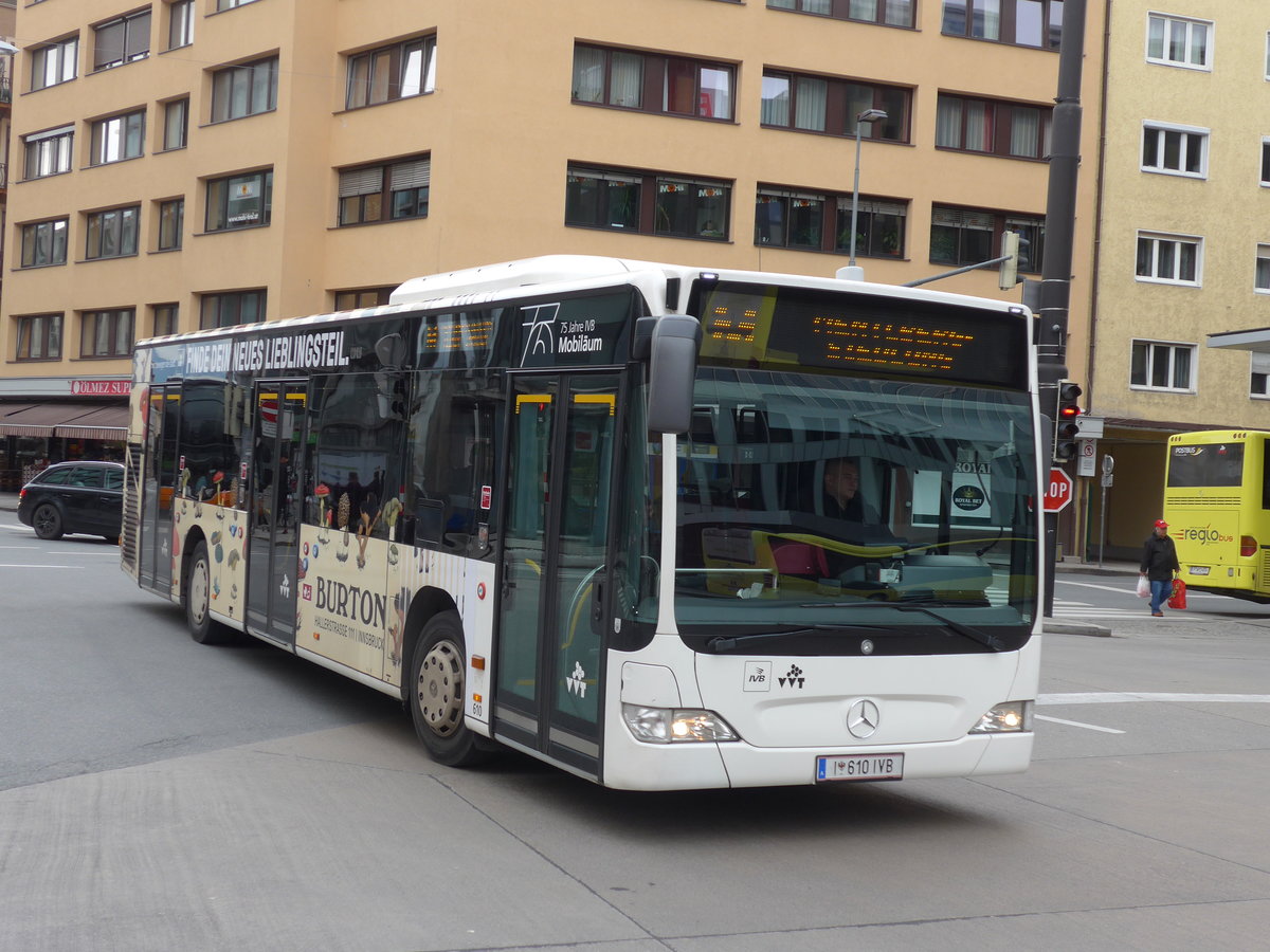 (176'155) - IVB Innsbruck - Nr. 610/I 610 IVB - Mercedes am 21. Oktober 2016 beim Bahnhof Innsbruck