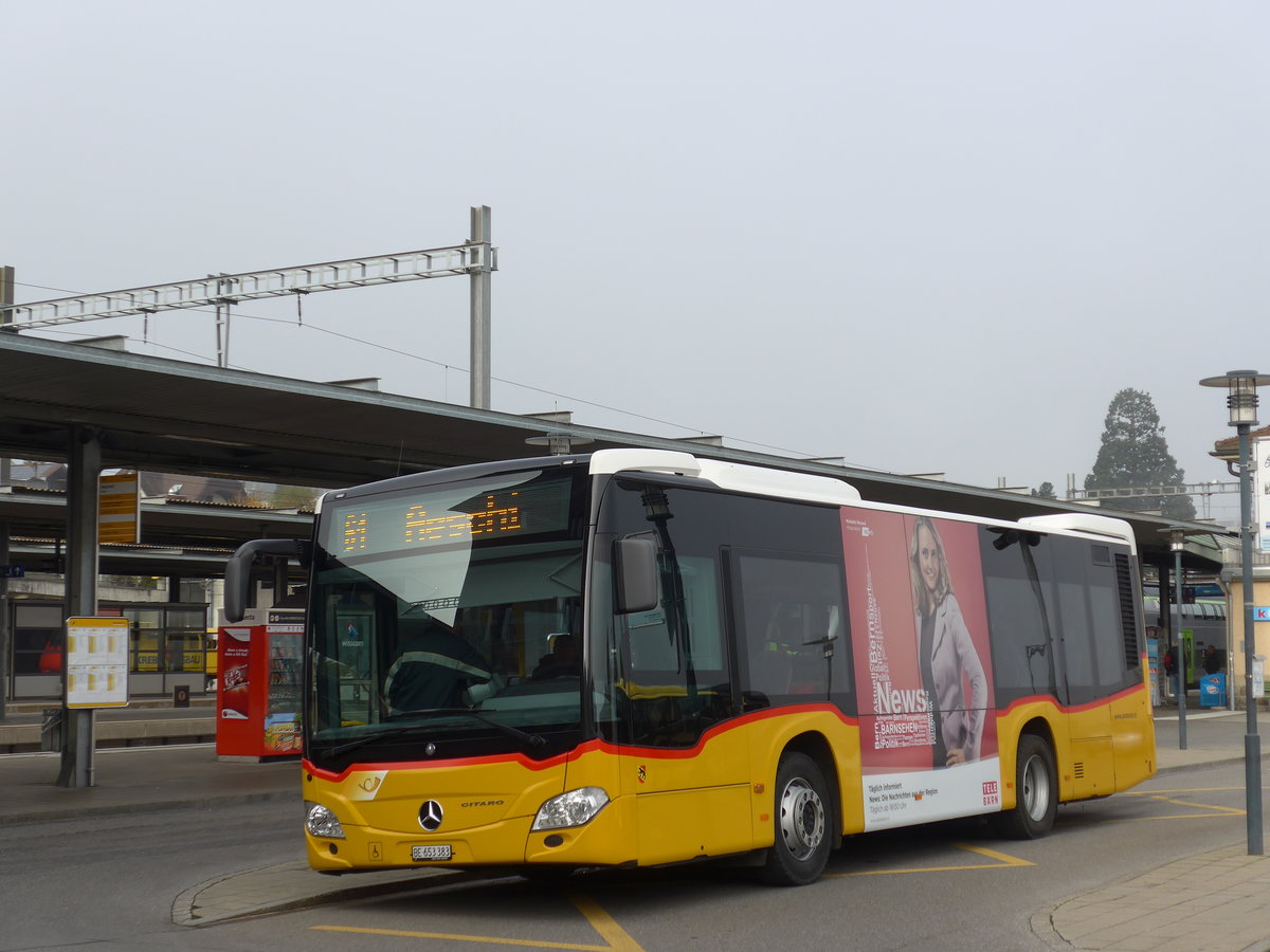 (176'335) - PostAuto Bern - BE 653'383 - Mercedes am 29. Oktober 2016 beim Bahnhof Spiez 