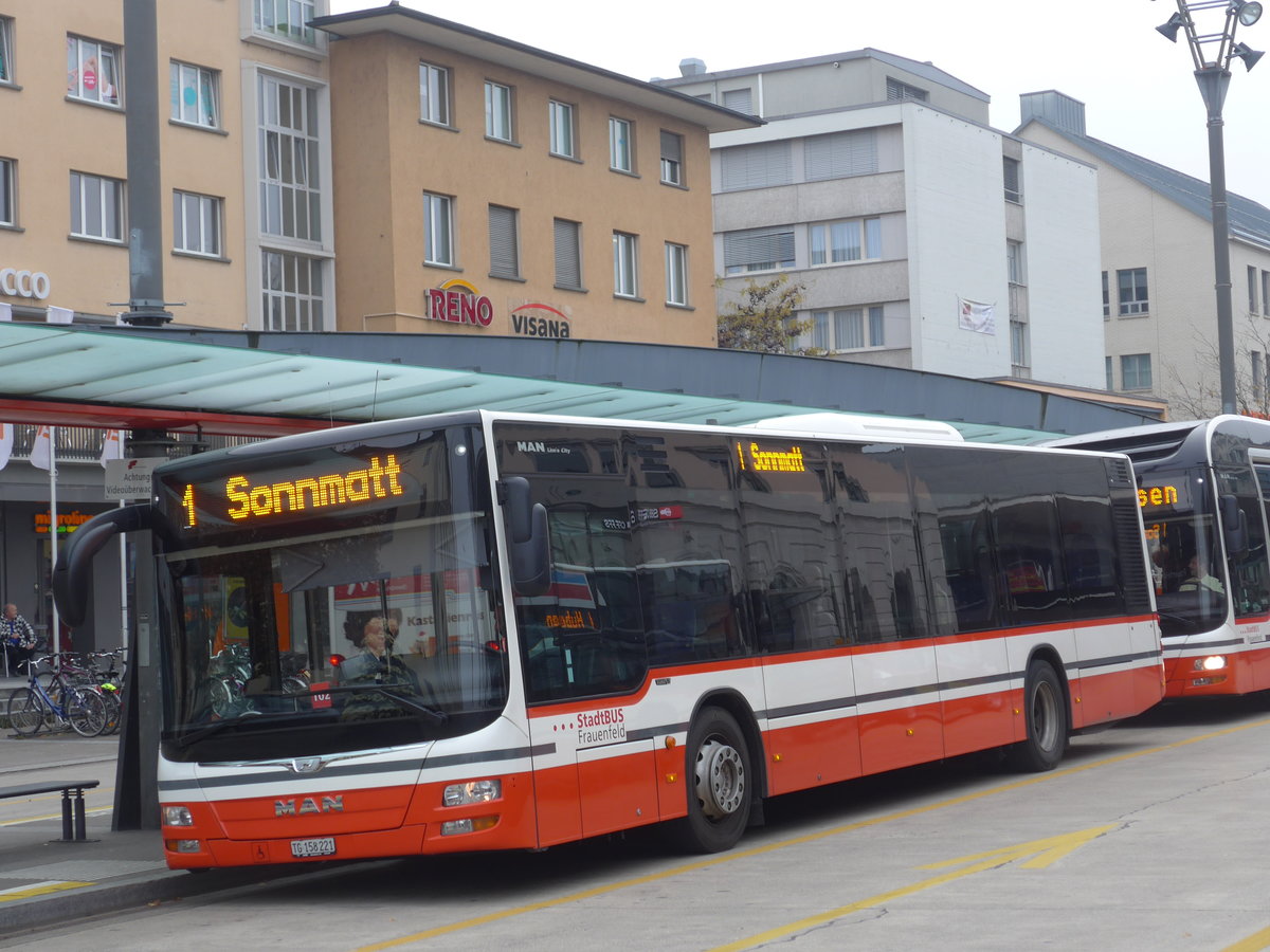 (176'501) - PostAuto Ostschweiz - TG 158'221 - MAN am 4. November 2016 beim Bahnhof Frauenfeld