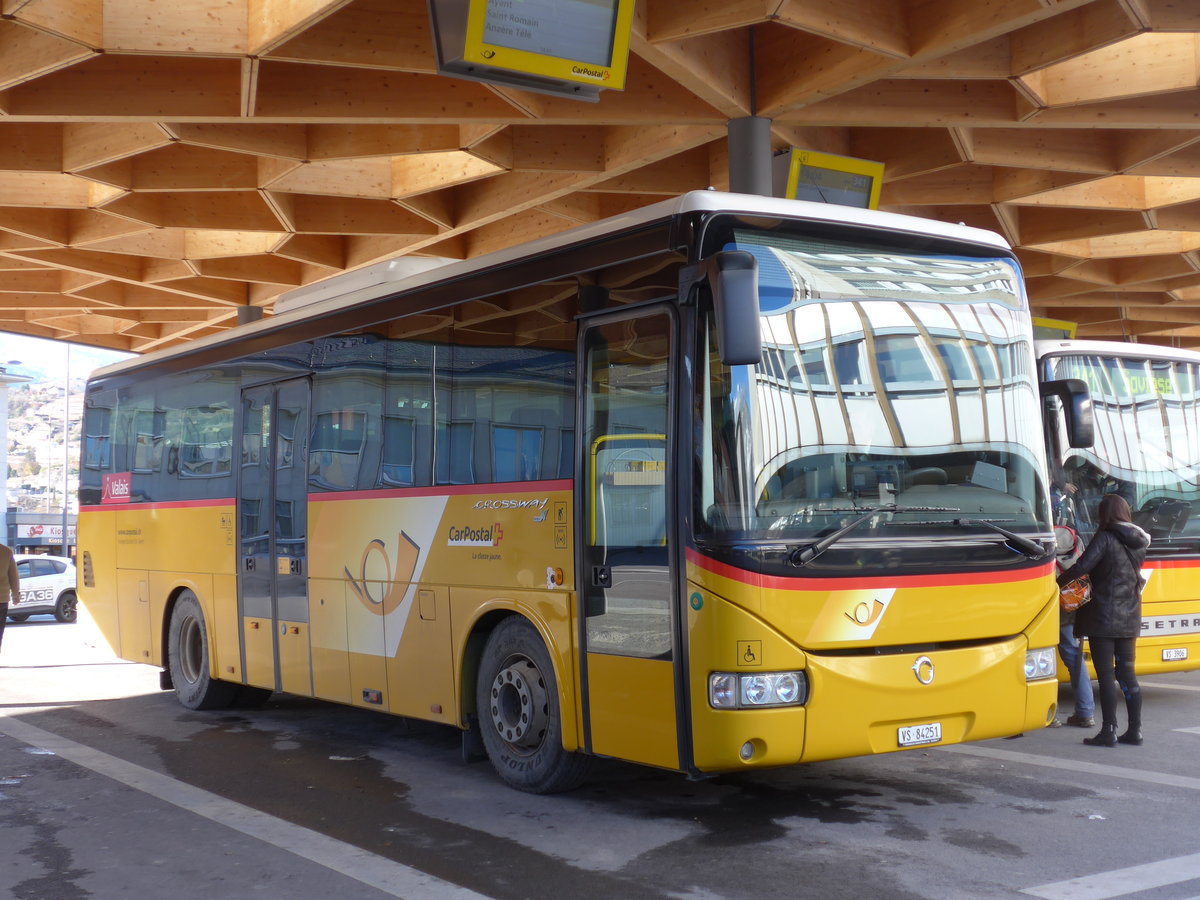 (176'614) - Buchard, Leytron - VS 84'251 - Irisbus (ex Nr. 251) am 12. November 2016 beim Bahnhof Sion