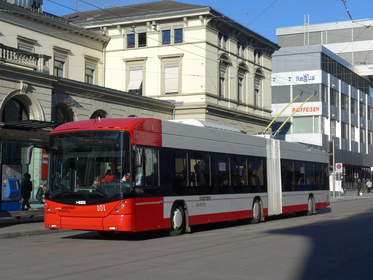 (176'783) - SW Winterthur - Nr. 101 - Hess/Hess Gelenktrolleybus am 28. November 2016 beim Hauptbahnhof Winterthur