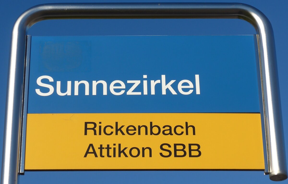 (176'794) - ZVV/PostAuto-Haltestellenschild - Rickenbach Sulz, Sunnezirkel - am 28. November 2016