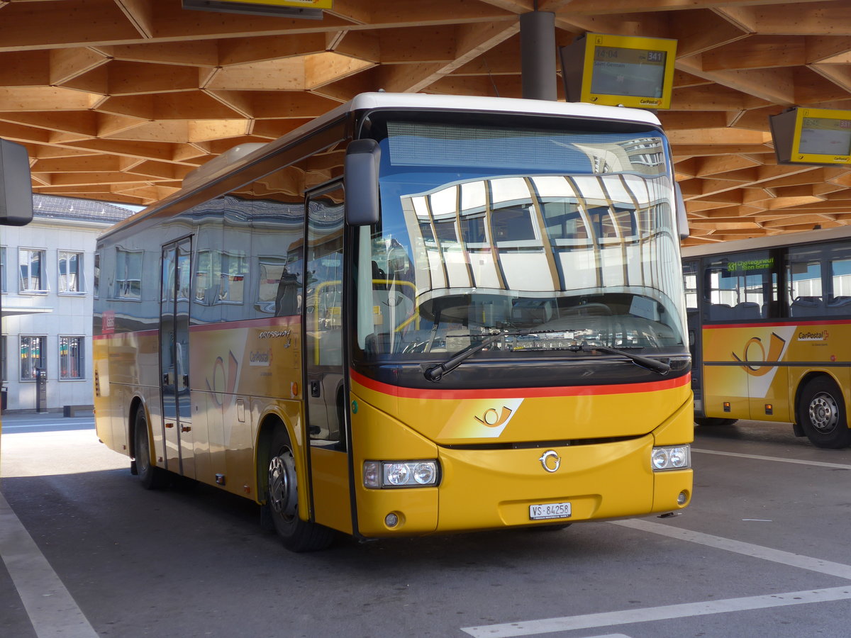 (176'832) - Buchard, Leytron - VS 84'258 - Irisbus am 4. Dezember 2016 beim Bahnhof Sion