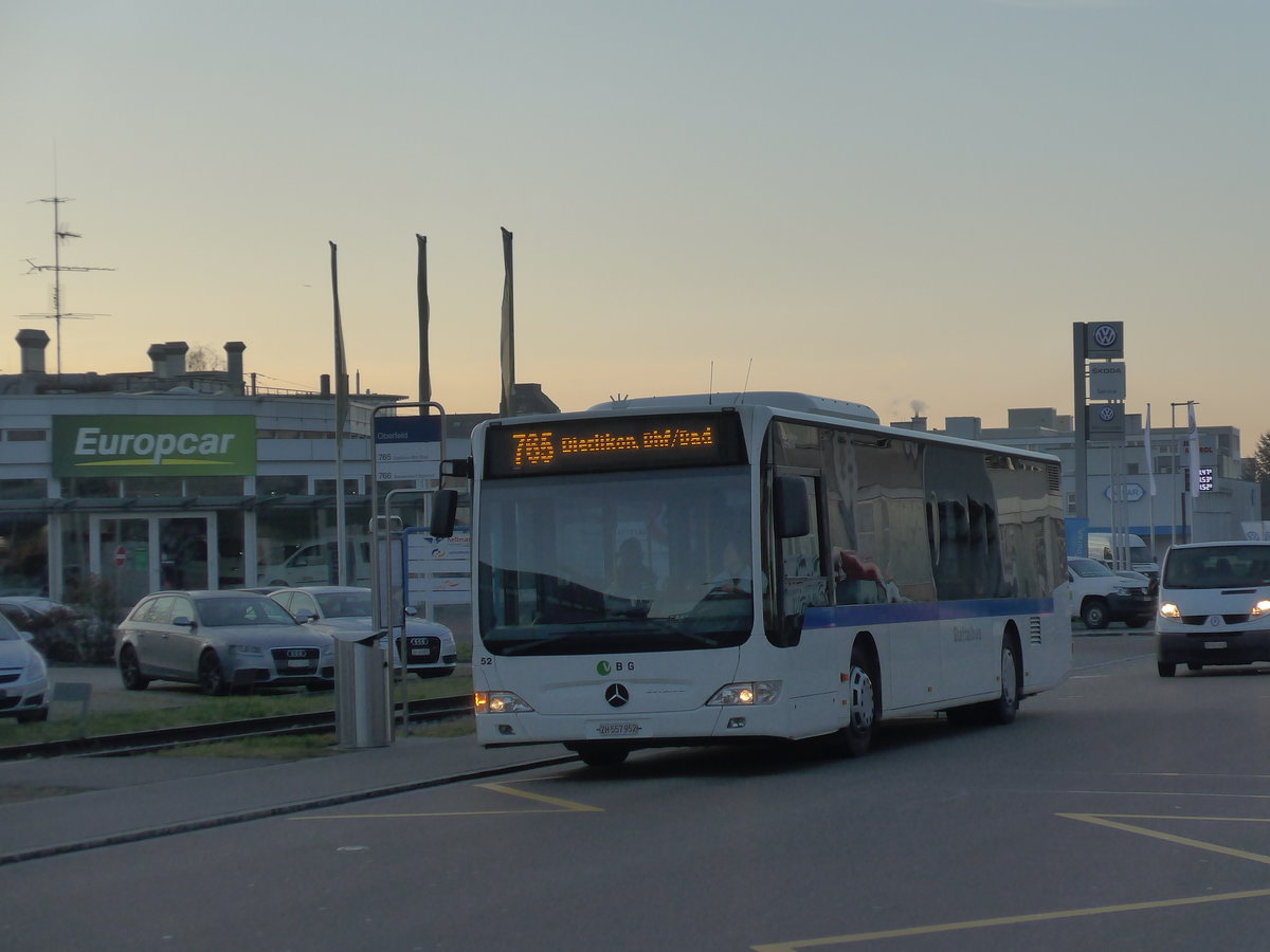 (176'986) - ATE Bus, Effretikon - Nr. 52/ZH 557'952 - Mercedes am 6. Dezember 2016 in Kloten, Oberfeld