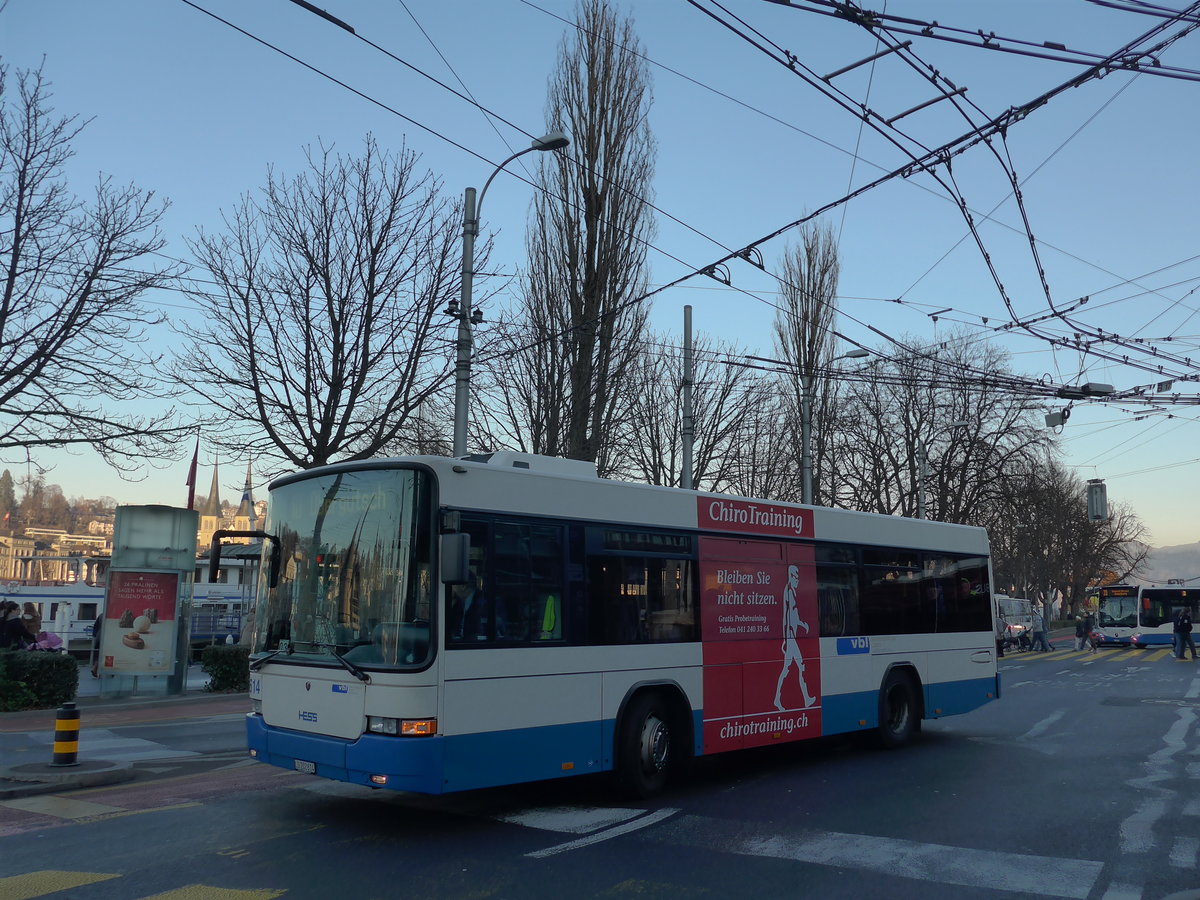 (177'128) - VBL Luzern - Nr. 614/LU 202'614 - Scania/Hess am 10. Dezember 2016 beim Bahnhof Luzern