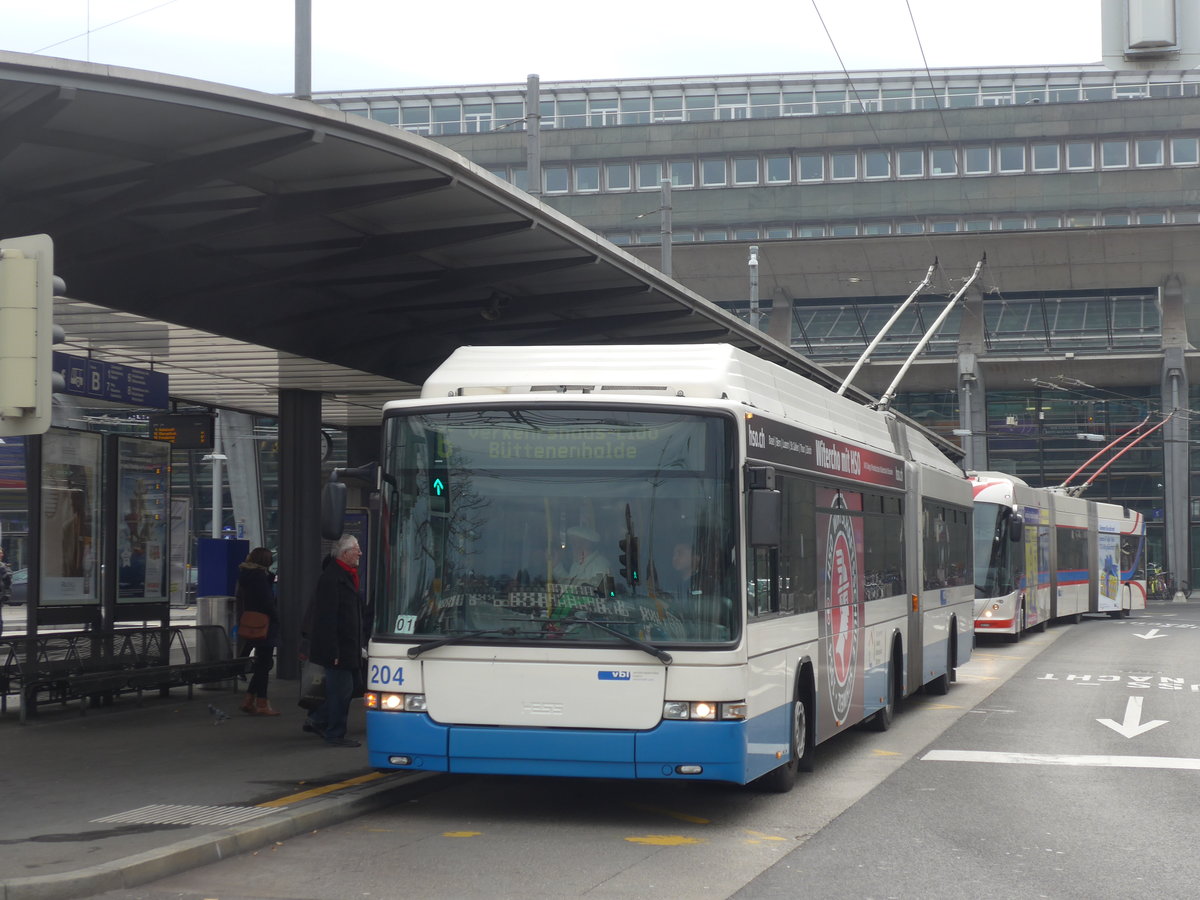 (177'197) - VBL Luzern - Nr. 204 - Hess/Hess Gelenktrolleybus am 11. Dezember 2016 beim Bahnhof Luzern