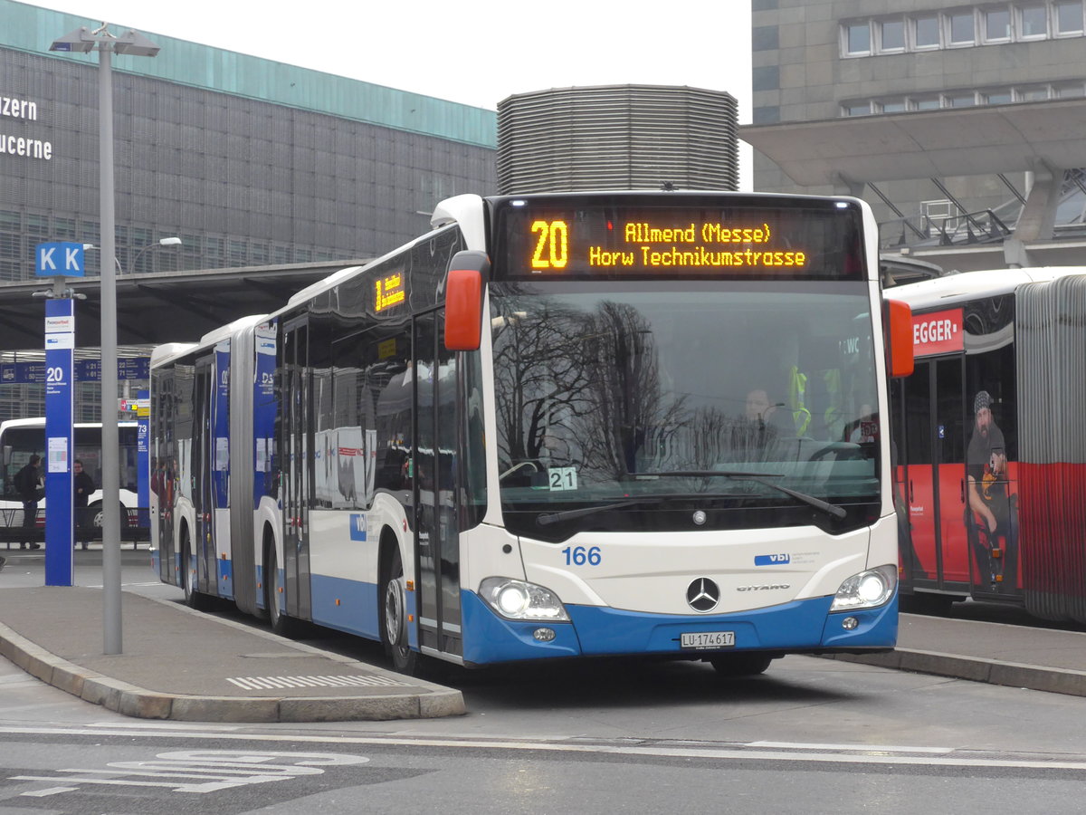 (177'463) - VBL Luzern - Nr. 166/LU 174'617 - Mercedes am 30. Dezember 2016 beim Bahnhof Luzern