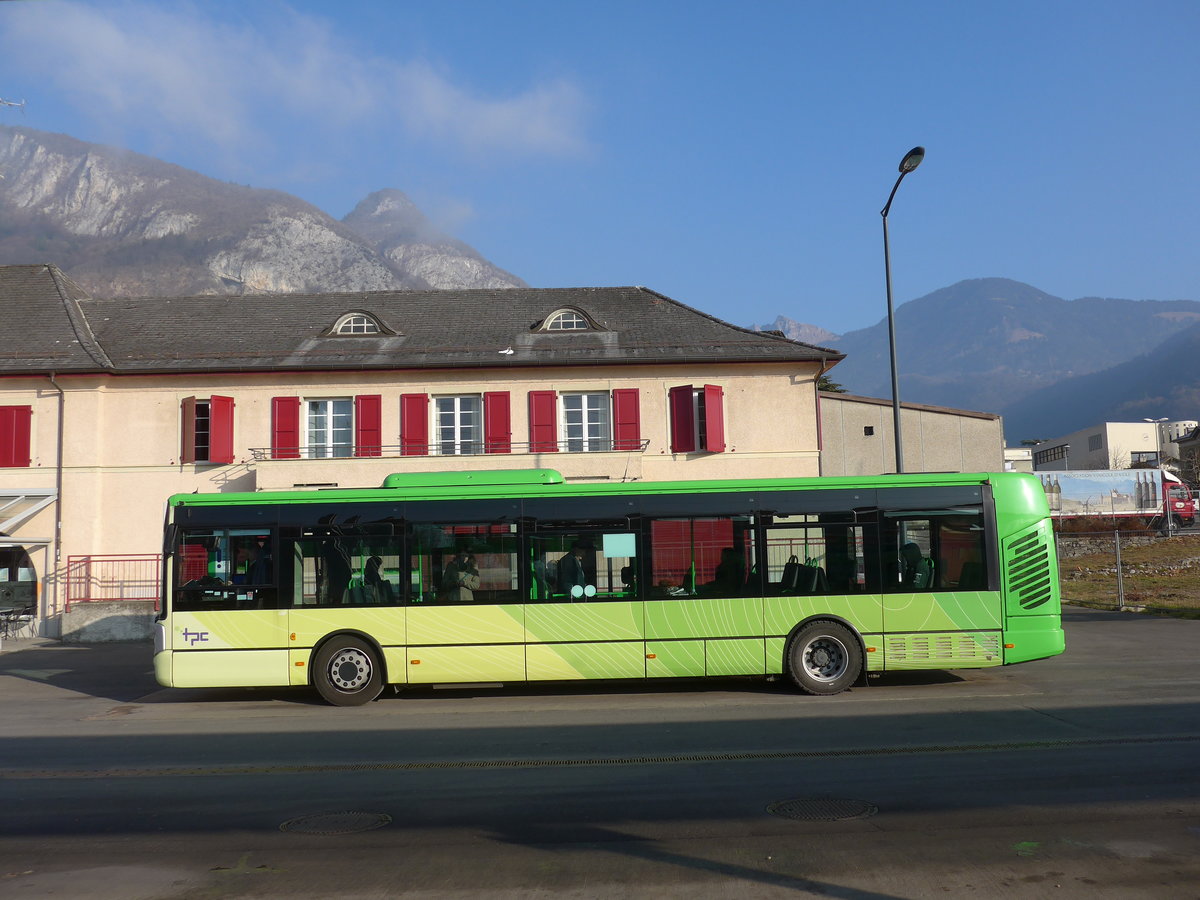 (177'534) - TPC Aigle - VD 745 - Irisbus am 1. Januar 2017 beim Bahnhof Aigle