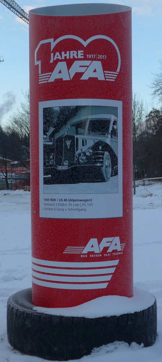 (177'636) - Plakatsule fr 100 Jahre 1917 2017 AFA am 7. Januar 2017 beim Bahnhof Frutigen
