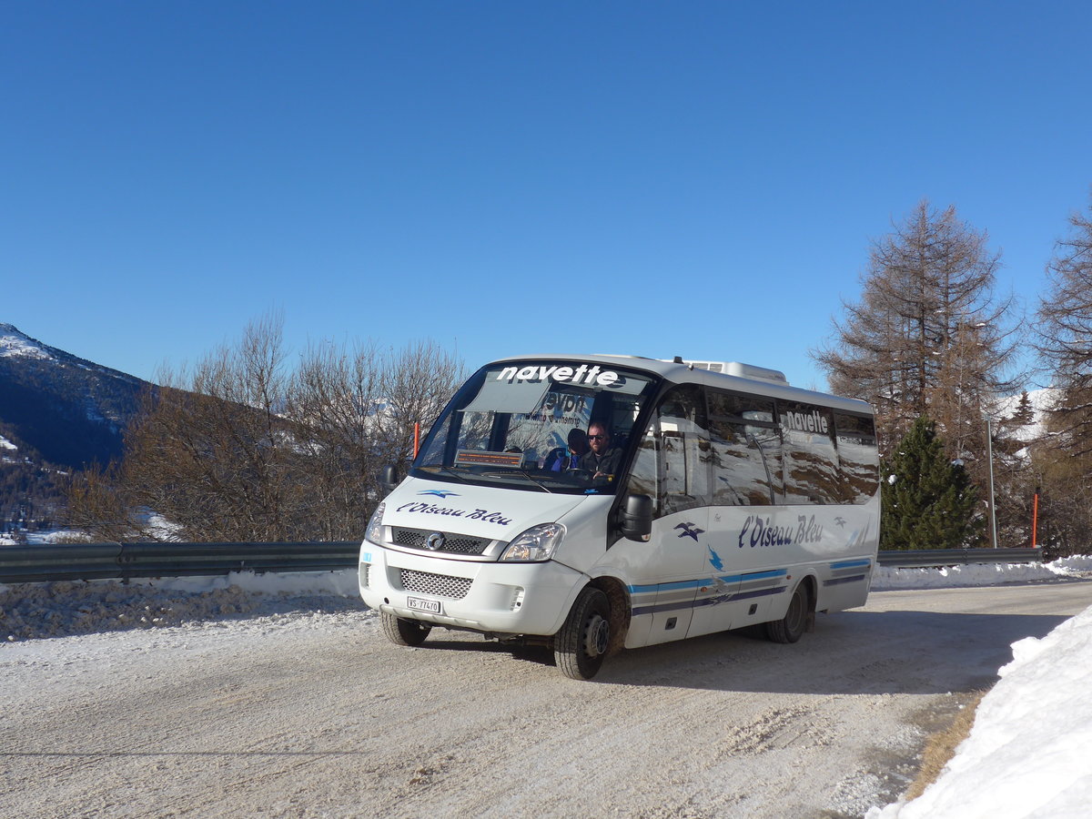 (178'101) - L'Oiseau Bleu, Sierre - VS 77'470 - Irisbus/Rosero am 21. Januar 2017 in Chandolin, Post