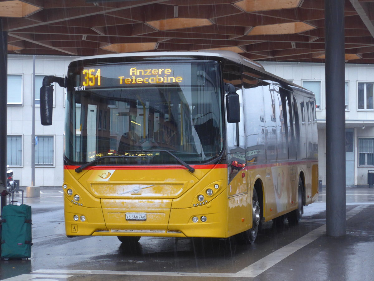 (178'265) - Buchard, Leytron - VS 346'746 - Volvo am 5. Februar 2017 beim Bahnhof Sion