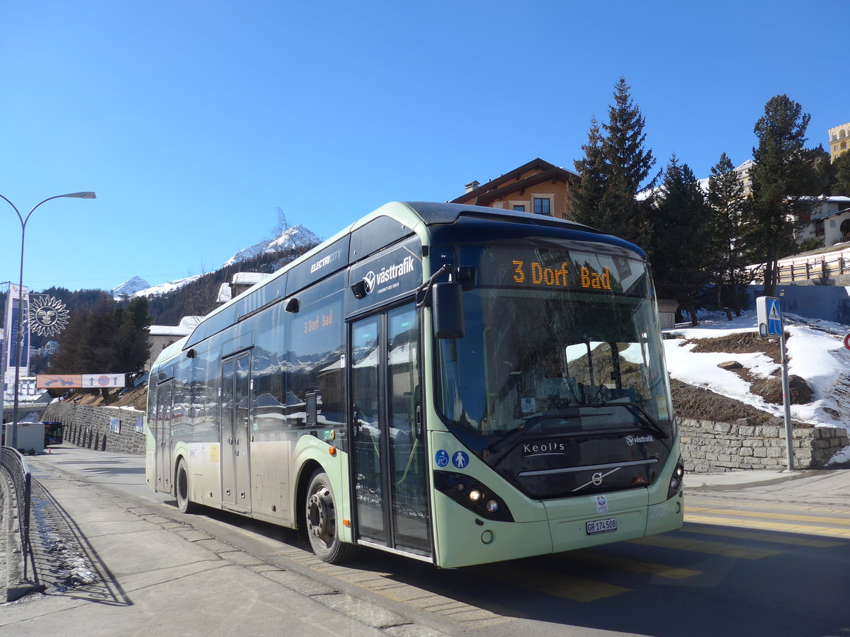 (178'631) - Aus Schweden: Keolis, Gteborg - Nr. 2036/GR 174'508 - Volvo am 18. Februar 2017 beim Bahnhof St. Moritz (Einsatz Chrisma)