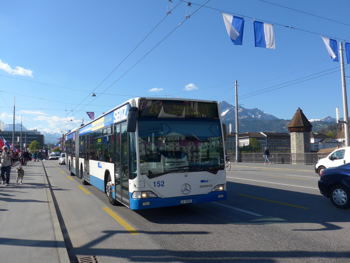 (179'421) - VBL Luzern - Nr. 152/LU 15'052 - Mercedes am 10. April 2017 in Luzern, Bahnhofbrcke