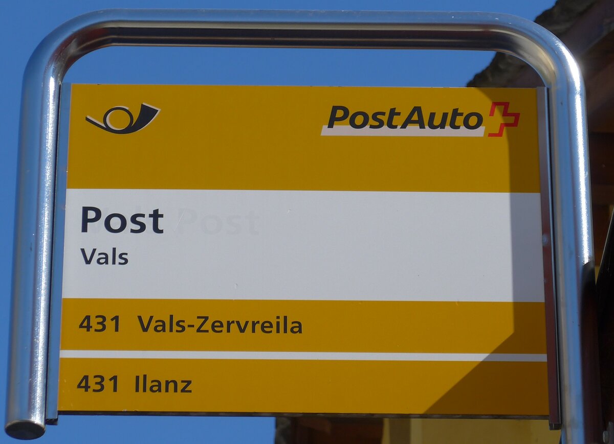 (179'551) - PostAuto-Haltestellenschild - Vals, Post - am 14. April 2017