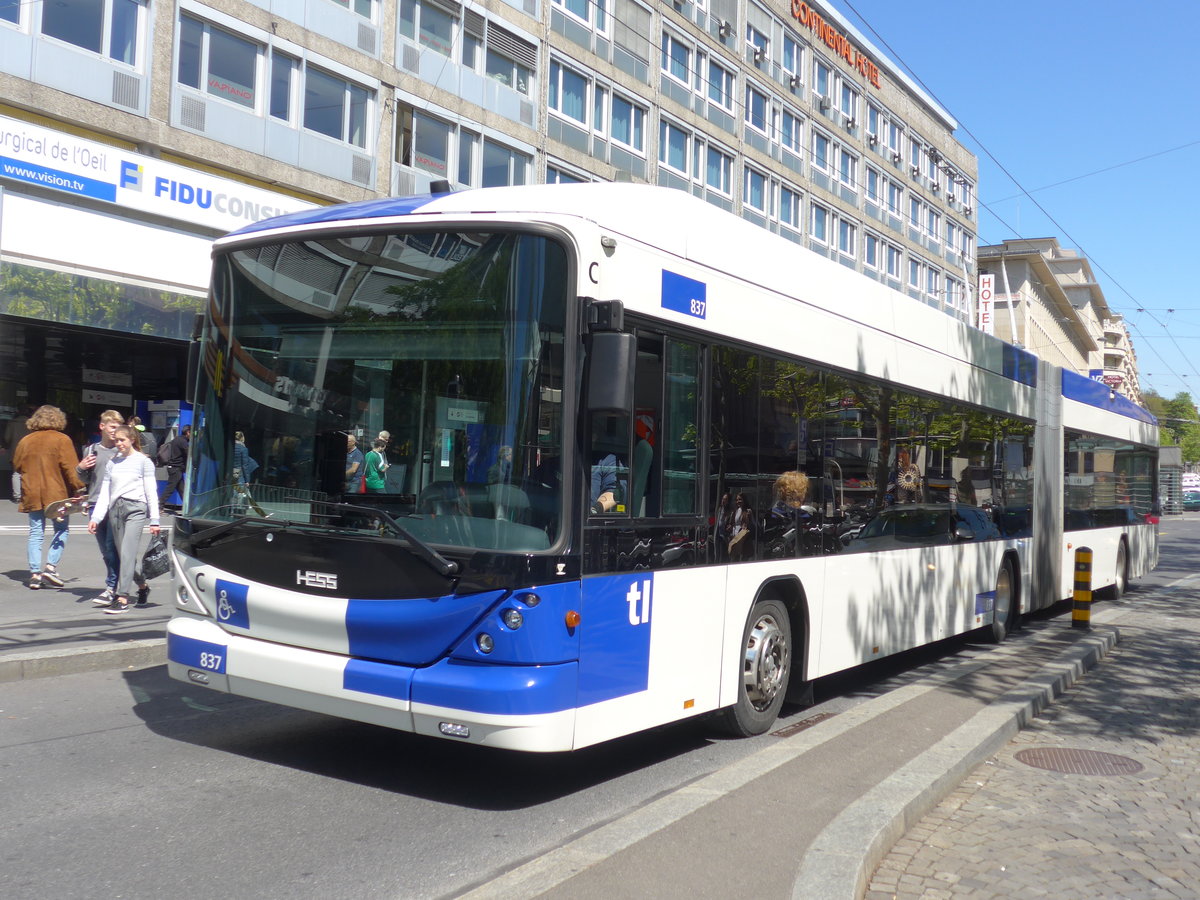 (179'879) - TL Lausanne - Nr. 837 - Hess/Hess Gelenktrolleybus am 29. April 2017 beim Bahnhof Lausanne