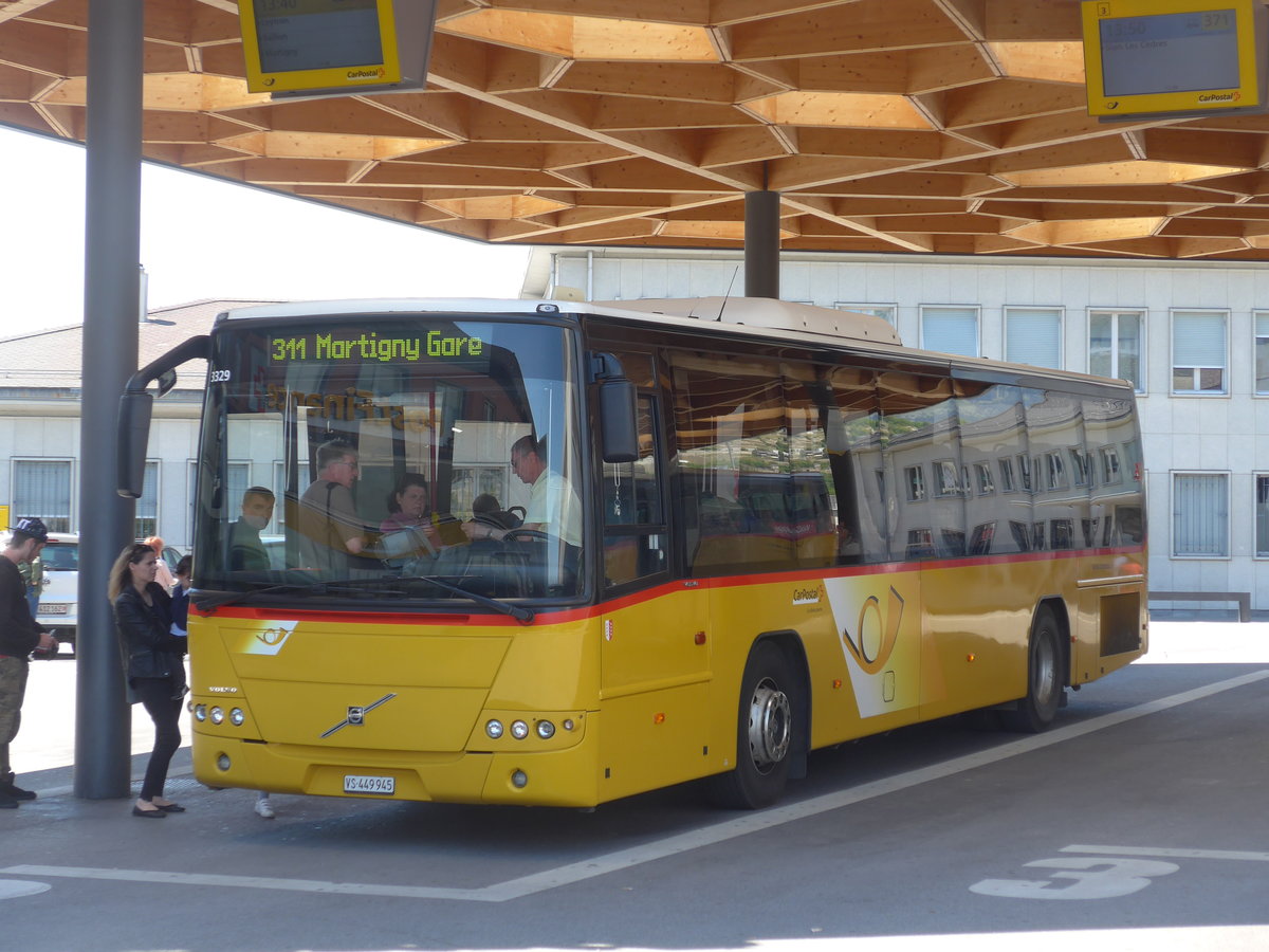 (179'940) - PostAuto Wallis - Nr. 31/VS 449'945 - Volvo (ex PostAuto Ostschweiz) am 30. April 2017 beim Bahnhof Sion