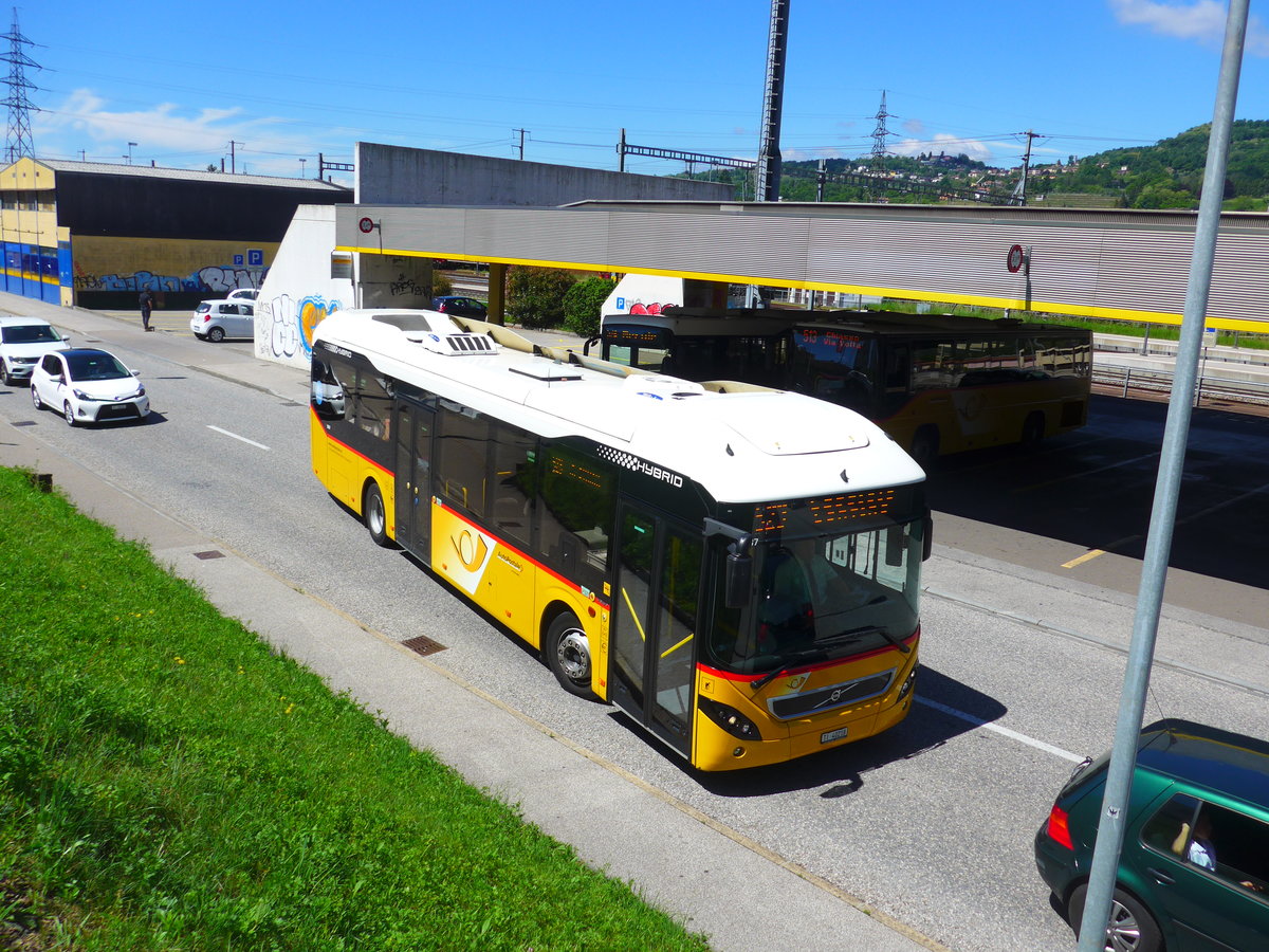 (180'072) - Autopostale, Mendrisio - TI 40'218 - Volvo am 13. Mai 2017 beim Bahnhof Mendrisio