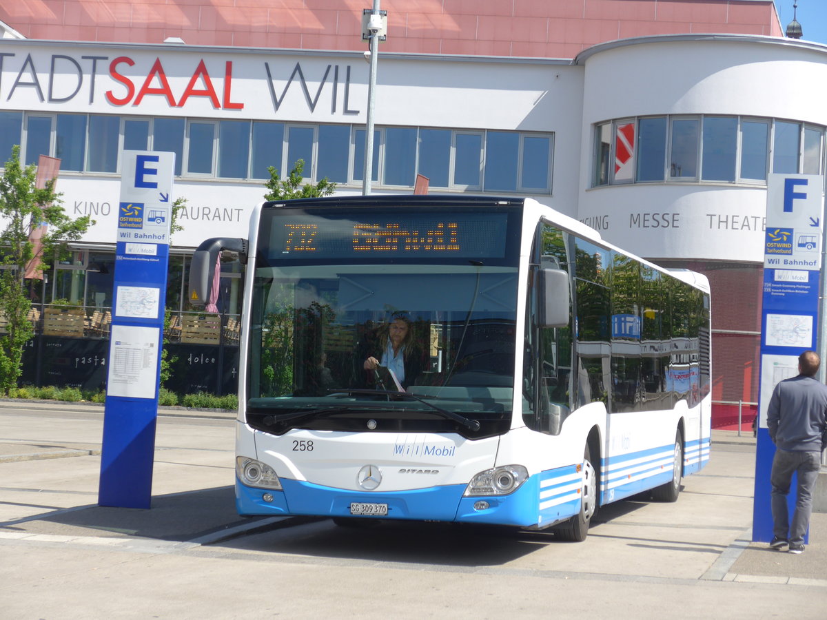 (180'175) - WilMobil, Wil - Nr. 258/SG 309'370 - Mercedes am 21. Mai 2017 beim Bahnhof Wil