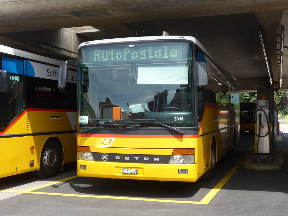 (180'564) - AutoPostale Ticino - TI 215'308 - Setra (ex P 25'110) am 23. Mai 2017 in Bellinzona, Garage