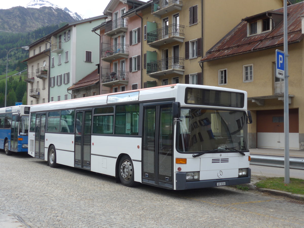 (180'655) - Meyer, Gschenen - UR 9218 - Mercedes (ex BSU Solothurn Nr. 65; ex BSU Solothurn Nr. 59) am 23. Mai 2017 beim Bahnhof Airolo