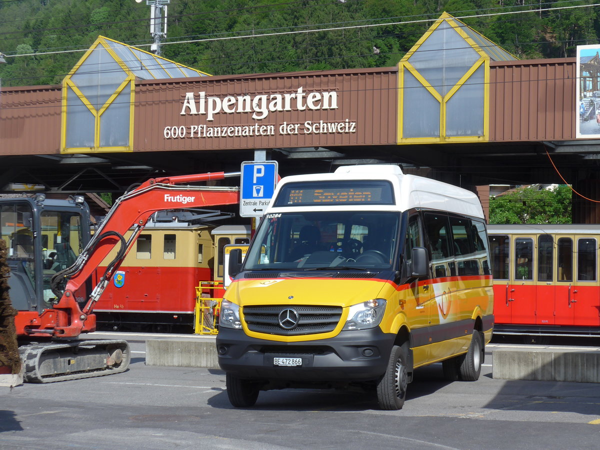 (180'754) - PostAuto Bern - BE 472'866 - Mercedes am 24. Mai 2017 beim Bahnhof Wilderswil