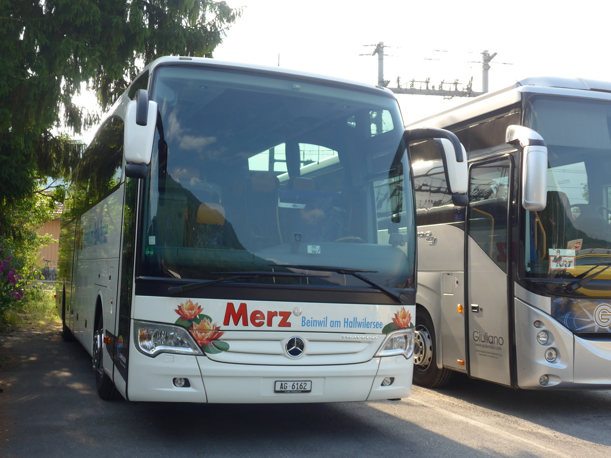 (181'528) - Merz, Beinwil - AG 6162 - Mercedes am 24. Juni 2017 beim Bahnhof Wilderswil