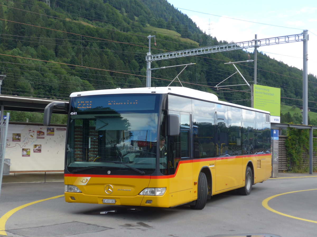 (181'608) - PostAuto Bern - BE 653'382 - Mercedes am 1. Juli 2017 beim Bahnhof Reichenbach
