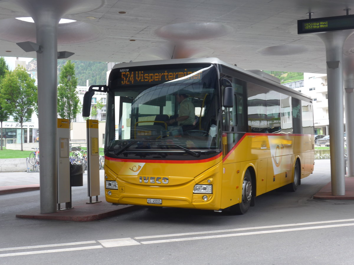 (181'795) - BUS-trans, Visp - VS 45'555 - Iveco am 9. Juli 2017 beim Bahnhof Visp