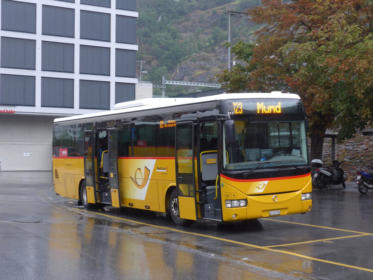 (181'881) - PostAuto Wallis - VS 407'396 - Irisbus am 9. Juli 2017 beim Bahnhof Brig