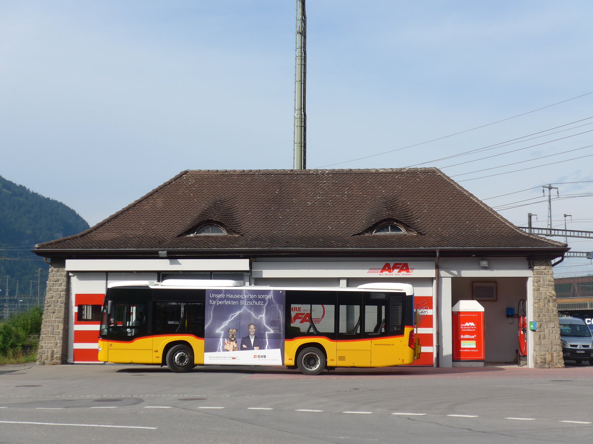 (182'163) - PostAuto Bern - BE 653'383 - Mercedes am 22. Juli 2017 beim Bahnhof Frutigen