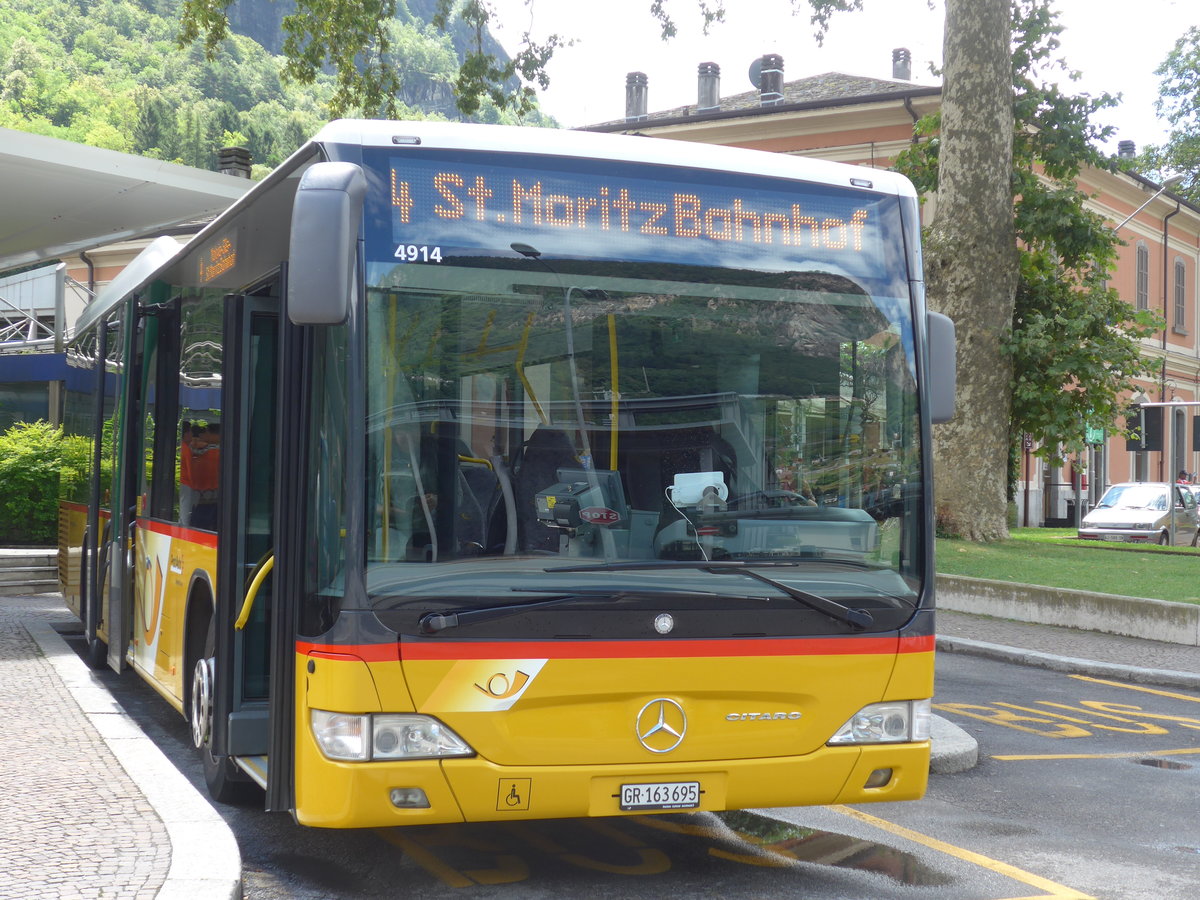 (182'280) - Aus der Schweiz: PostAuto Graubnden - GR 163'695 - Mercedes am 24. Juli 2017 beim Bahnhof Chiavenna