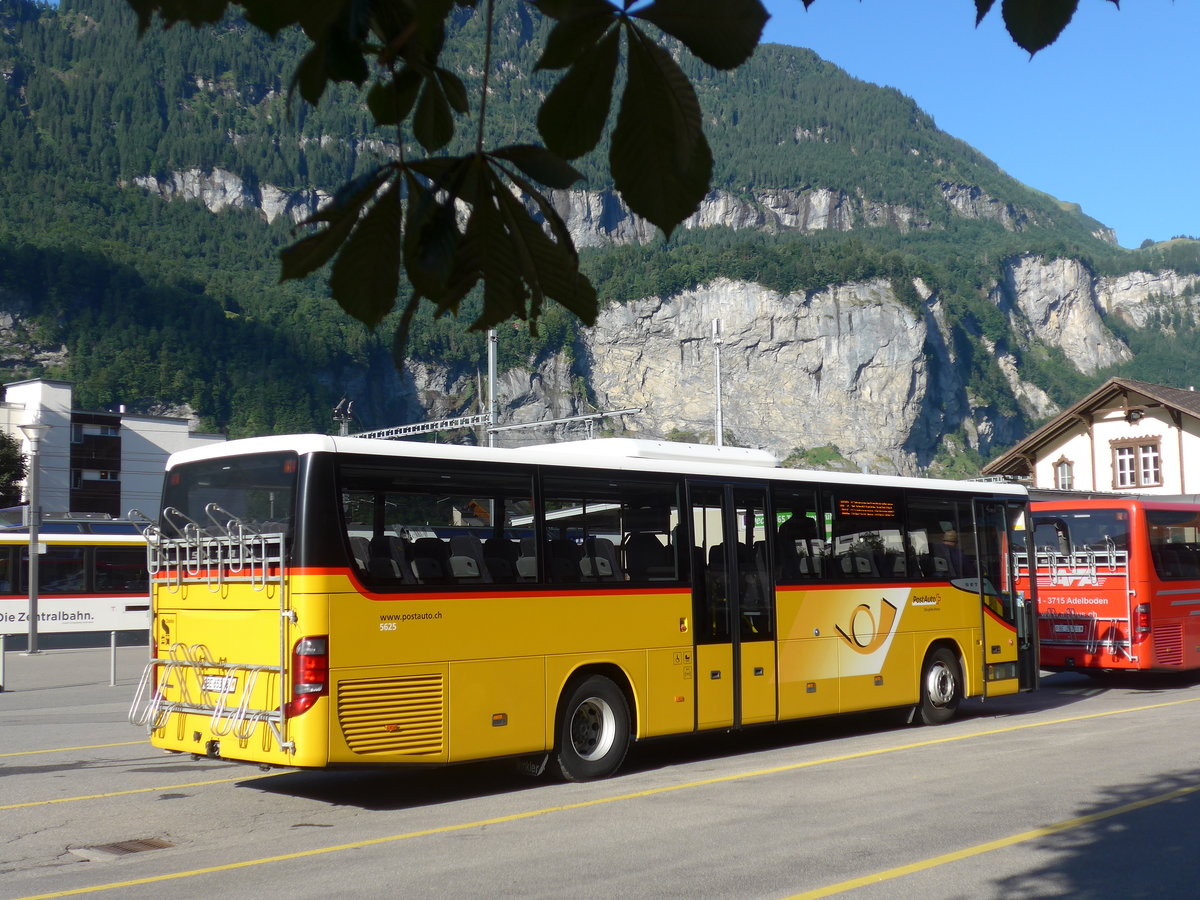 (182'321) - PostAuto Bern - BE 653'387 - Setra am 30. Juli 2017 in Meiringen, Postautostation