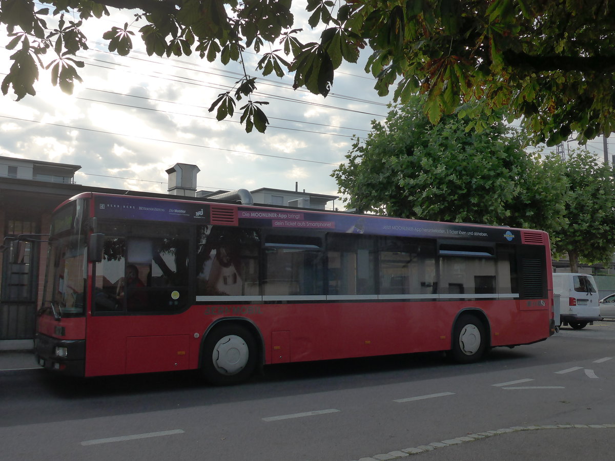 (182'500) - Bernmobil, Bern - Nr. 472/BE 716'472 - MAN/Gppel (ex Peyer, Niederwangen Nr. 72) am 2. August 2017 beim Bahnhof Rubigen