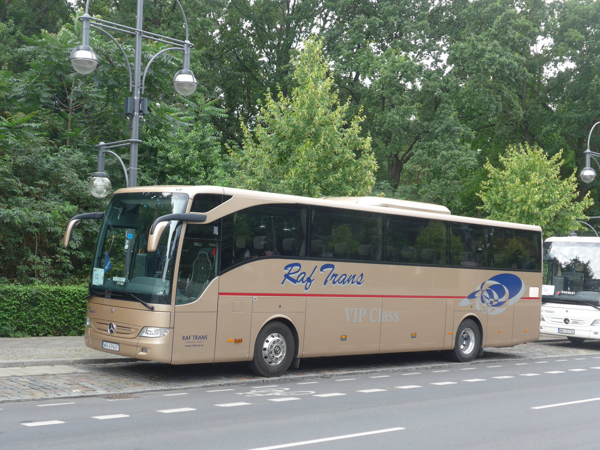 (183'288) - Aus Polen: Raf Trans, Warszawa - WN 6986F - Mercedes am 10. August 2017 in Berlin, Brandenburger Tor