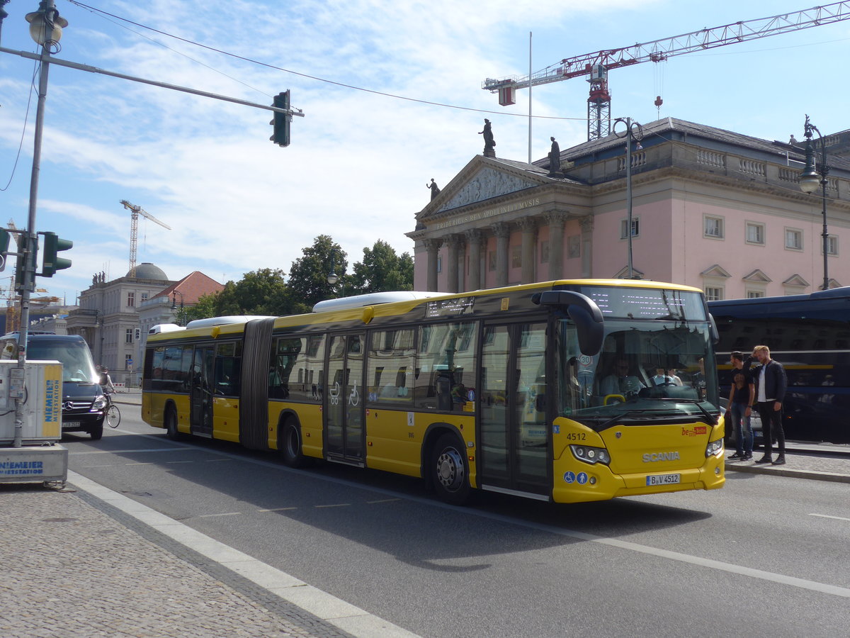 (183'320) - BVG Berlin - Nr. 4512/B-V 4512 - Scania am 10. August 2017 in Berlin, Staatsoper