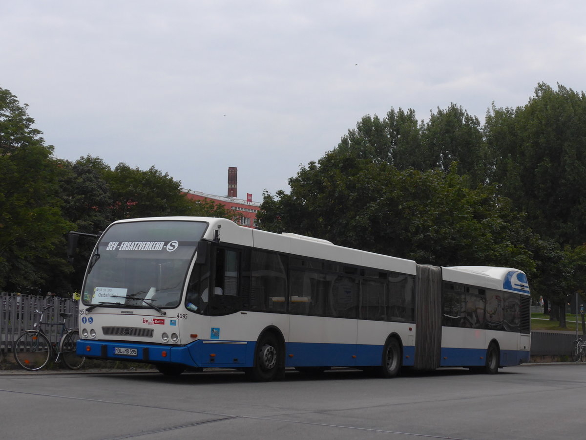 (183'402) - ??? - Nr. 4095/MOL-MB 595 - Volvo/Berkhof (ex GVB Amsterdam/NL) am 10. August 2017 beim Bahnhof Berlin Ost