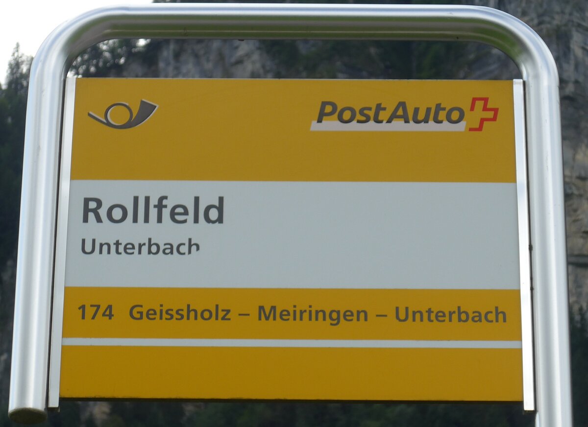 (183'537) - PostAuto-Haltestellenschild - Unterbach, Rollfeld - am 19. August 2017