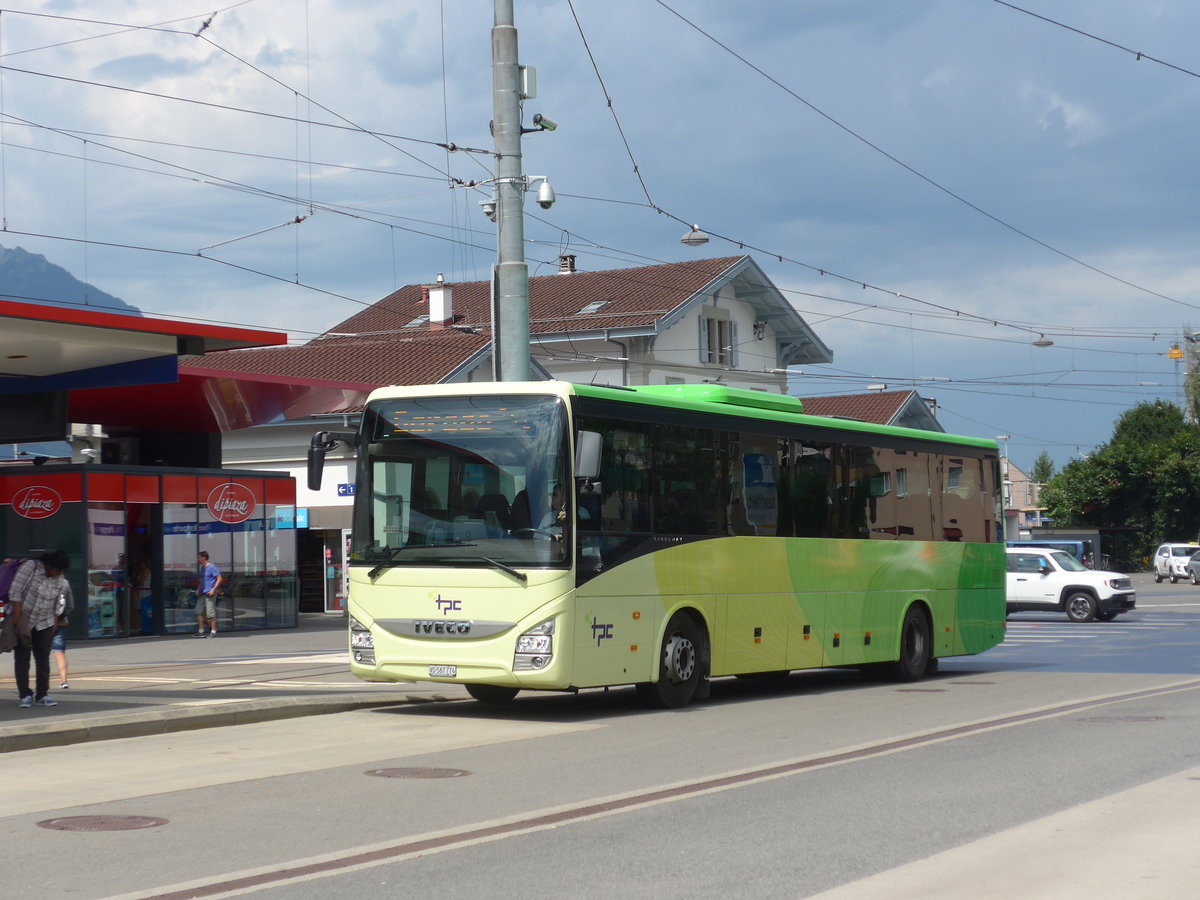 (183'999) - TPC Aigle - VD 587'774 - Irisbus am 24. August 2017 beim Bahnhof Aigle