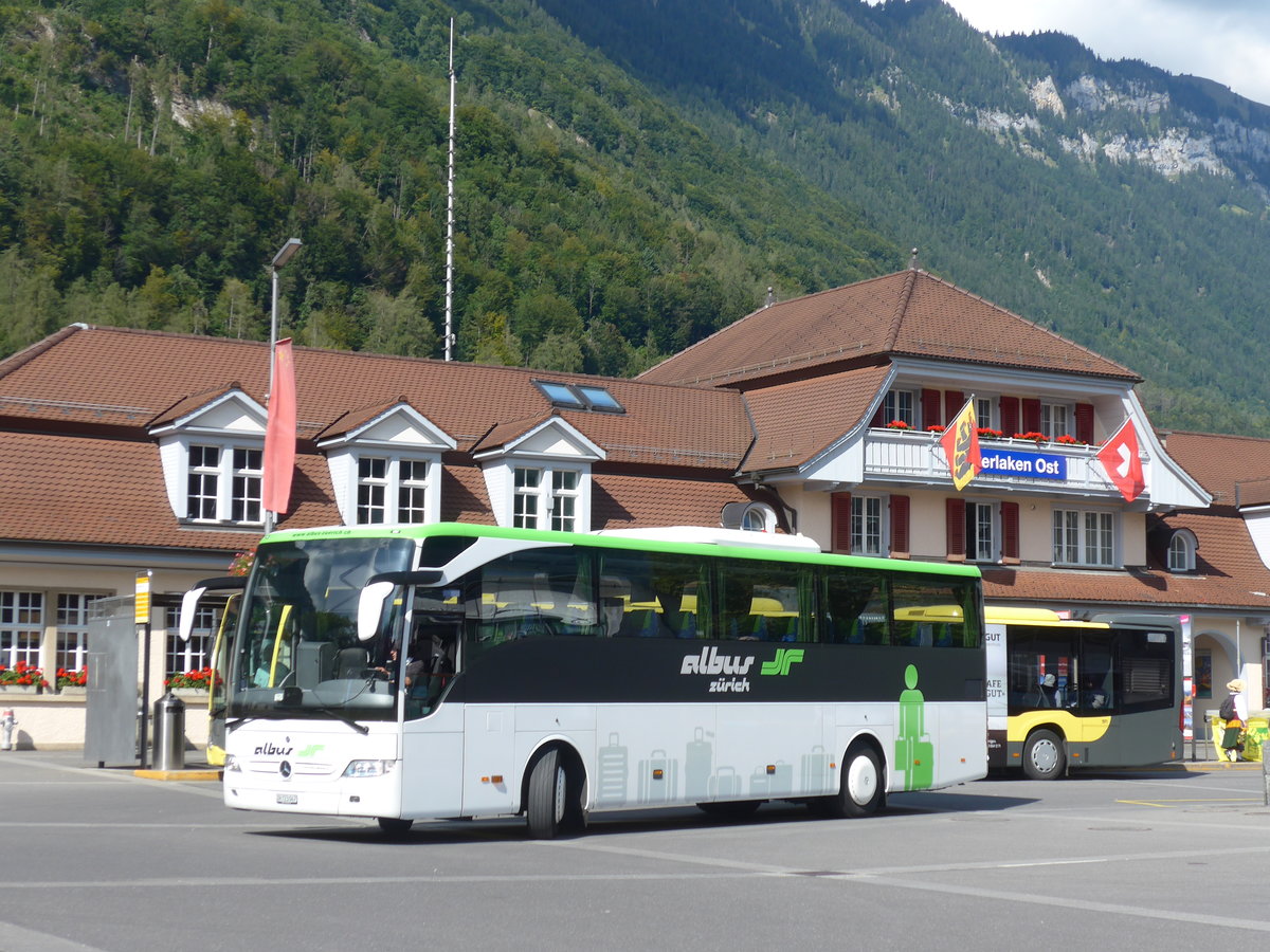 (184'603) - Albus, Zrich - Nr. 5160/ZH 723'047 - Mercedes am 3. September 2017 beim Bahnhof Interlaken Ost