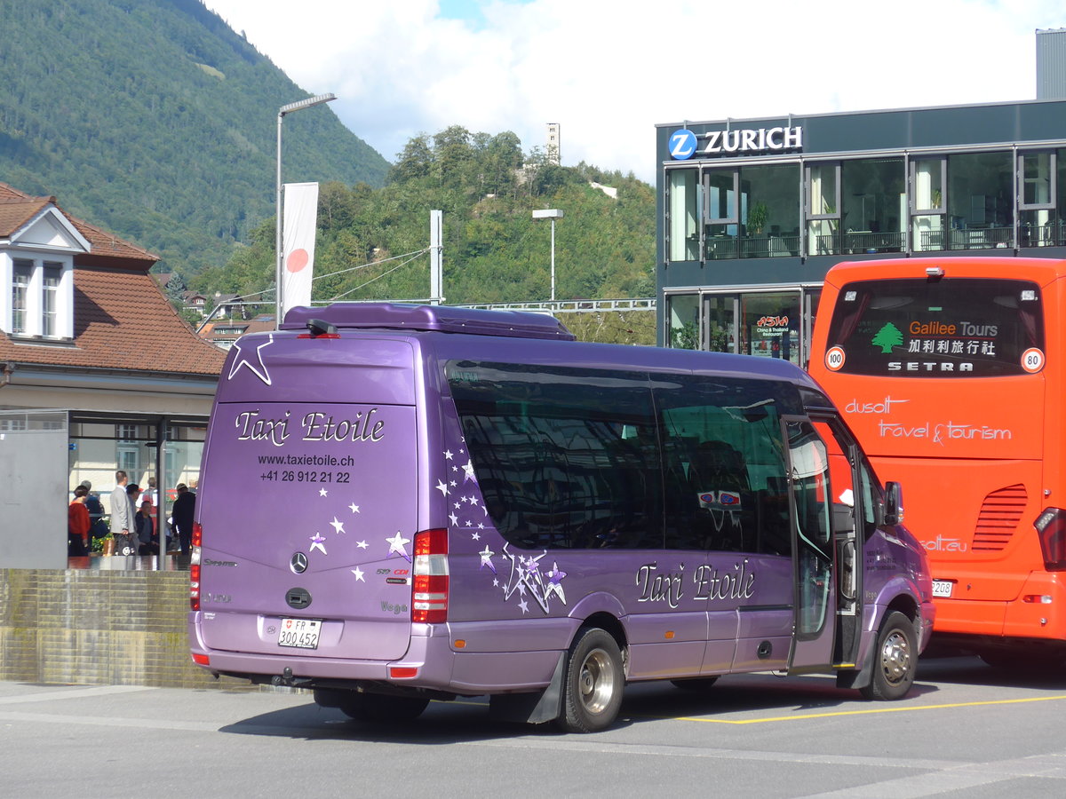(184'630) - Taxi Etoile, Bulle - FR 300'452 - Mercedes/UNVI am 3. September 2017 beim Bahnhof Interlaken Ost