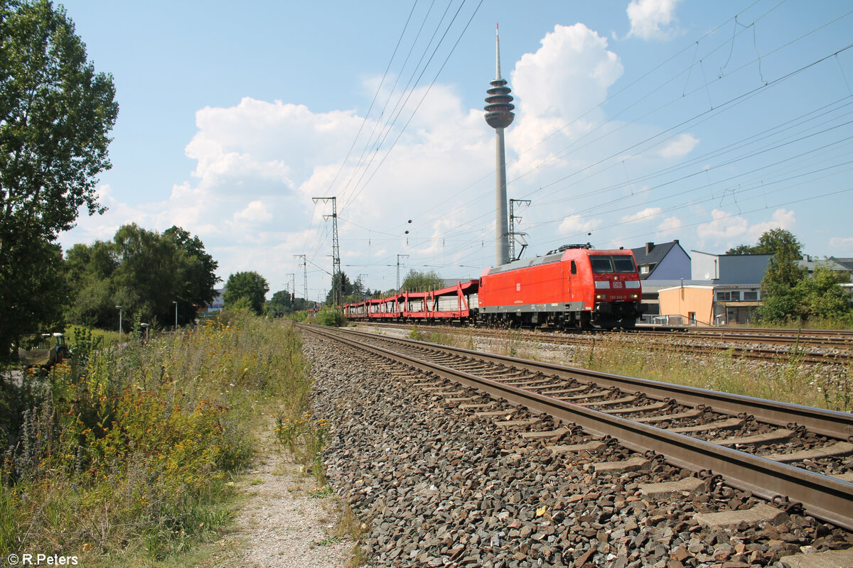 185 046-0 zieht mit einem leeren Autotransportzug durch Nürnberg Hohe Marter. 13.08.24