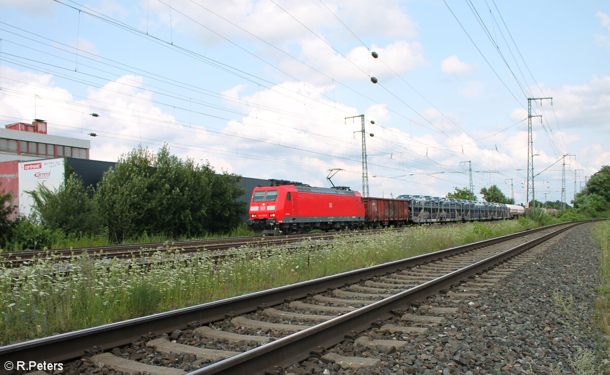 185 100-5 zieht mit einem gemischten Güterzug durch Nürnberg Hohe Marter. 24.07.24