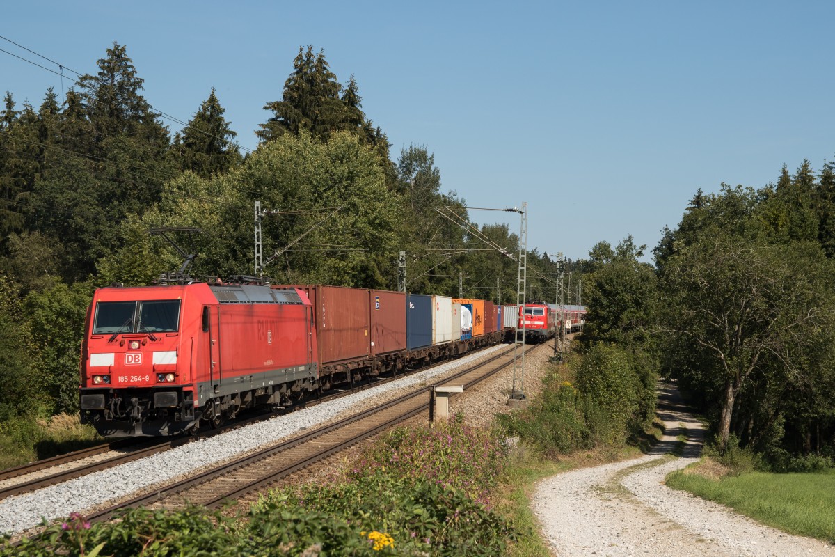 185 264-9 mit einem Containerzug am 12. September 2015 bei Grabensttt.