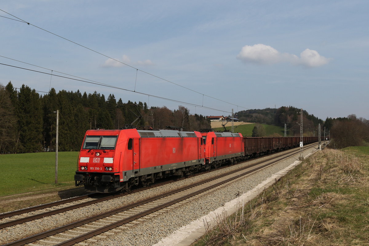 185 356 mit einem  Eanos-Ganzzug  aus Freilassing kommend am 20. M�rz 2020 bei Grabenst�tt.