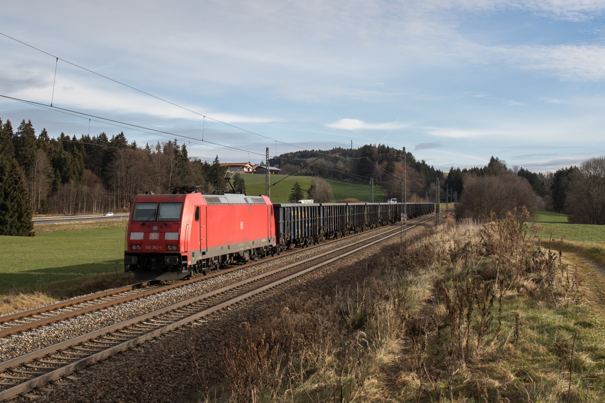 185 362-1 mit dem  Aicher-Stahlzug  am 12. Dezember 2015 bei Htt.